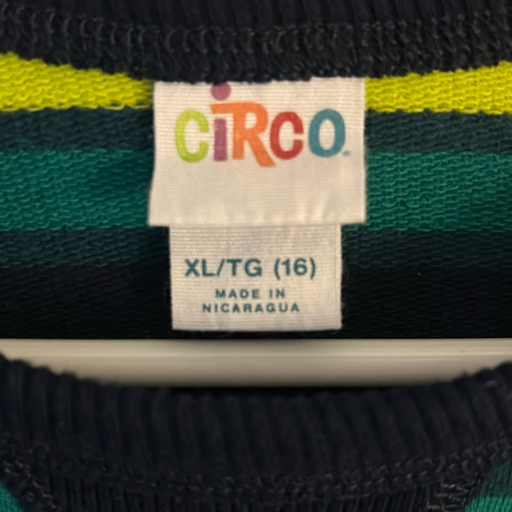 Boys Circo 100% cotton top
XL 16
Navy, greens